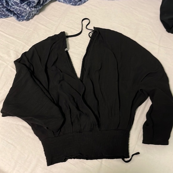 Deep neck black top - Picture 1 of 2